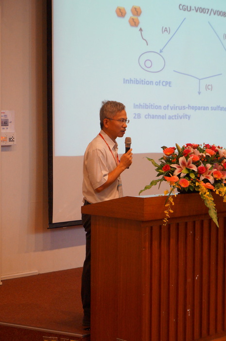 Prof. Jim-Tong Horng giving a speech